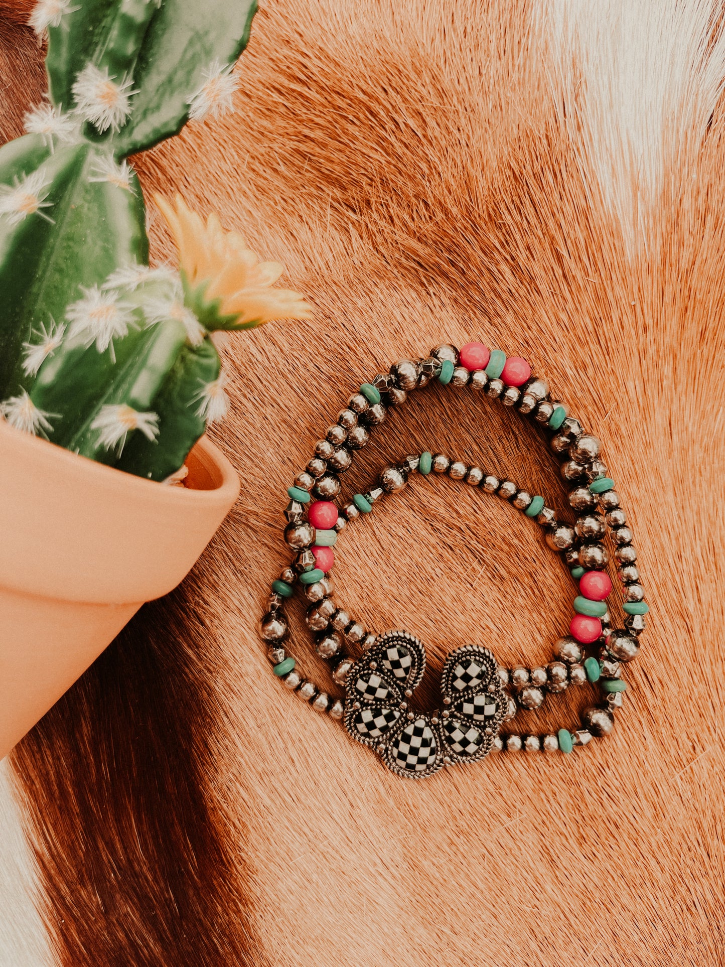 Checkered Teardrop Beaded Bracelet